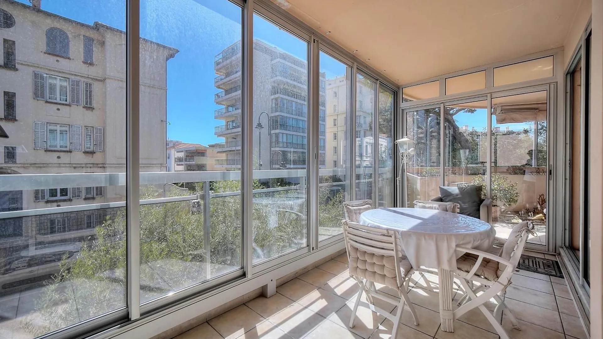 Immogroom - Large Apartment Clim/Terrace - Wifi Cannes