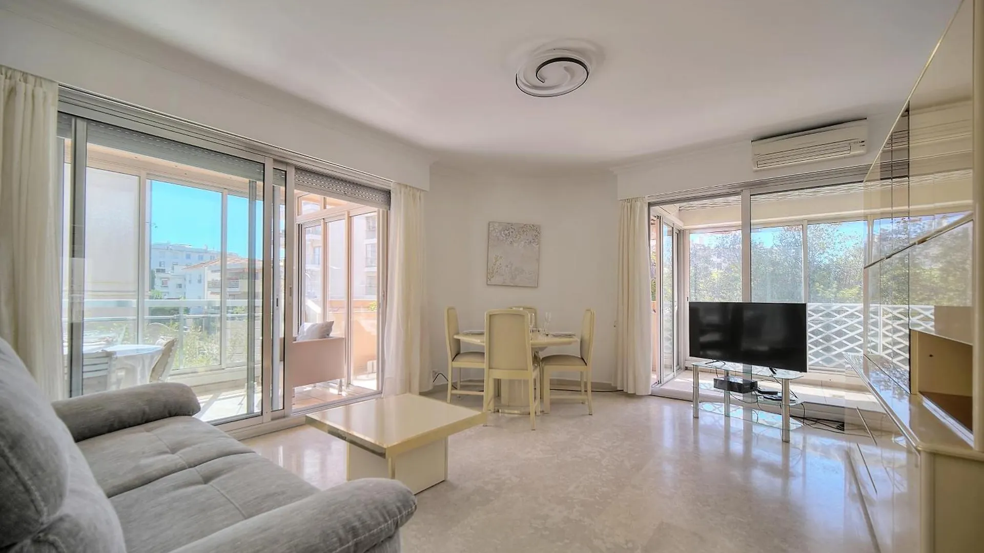 Immogroom - Large Apartment Clim/Terrace - Wifi Cannes